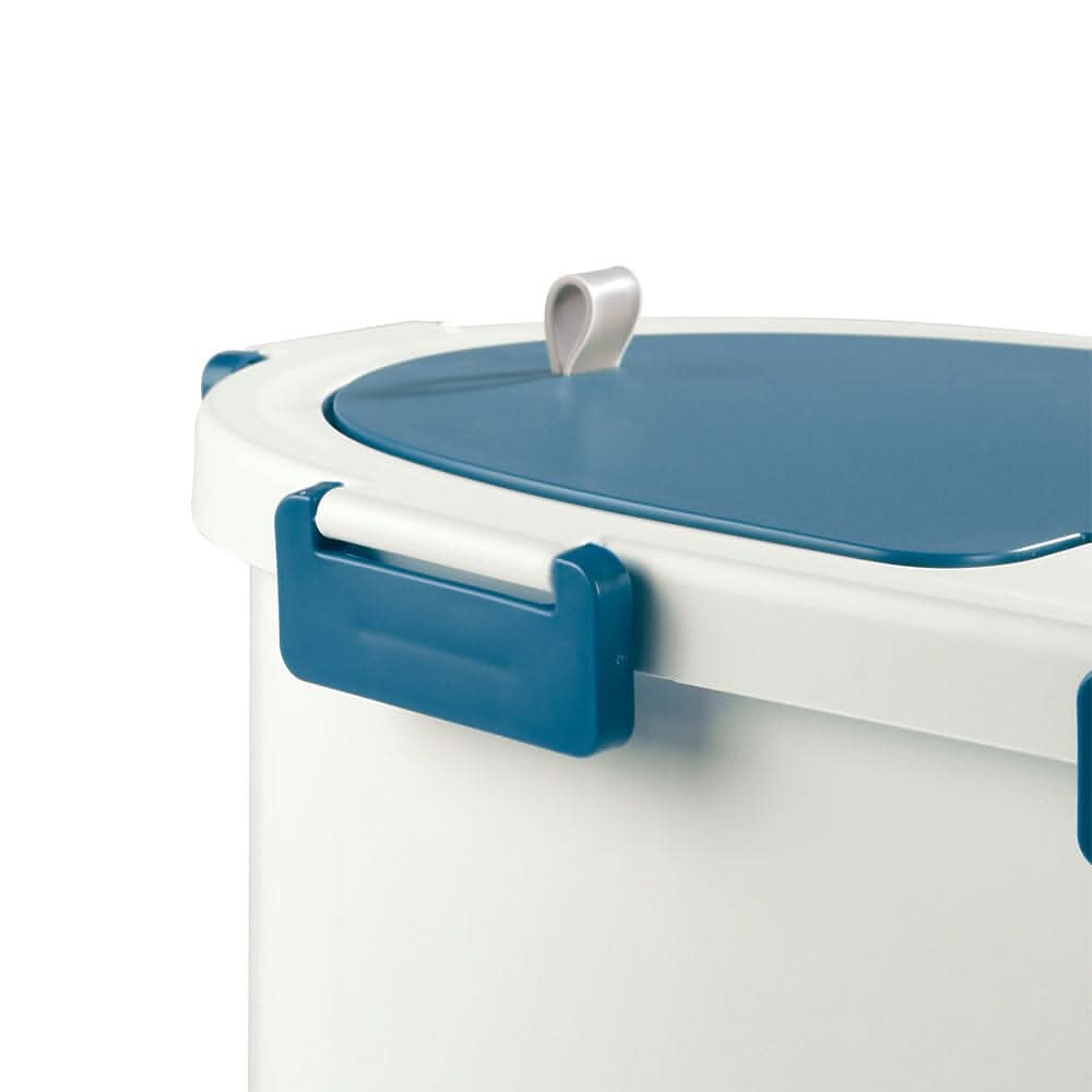 Airtight Pet Food Storage Container for Dogs and Cats
