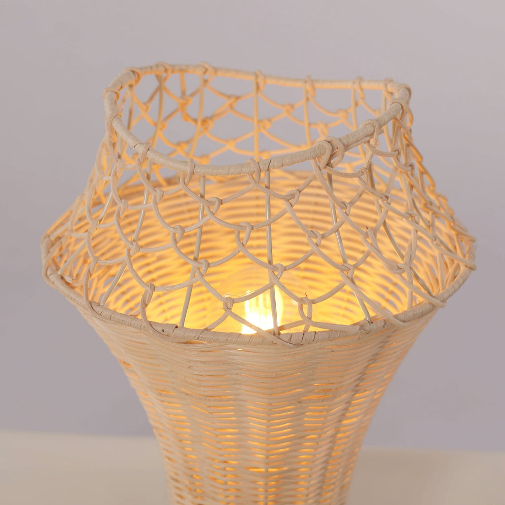 Lightsin Net-Pattern Fish-Mouth Design Rattan Table Lamp