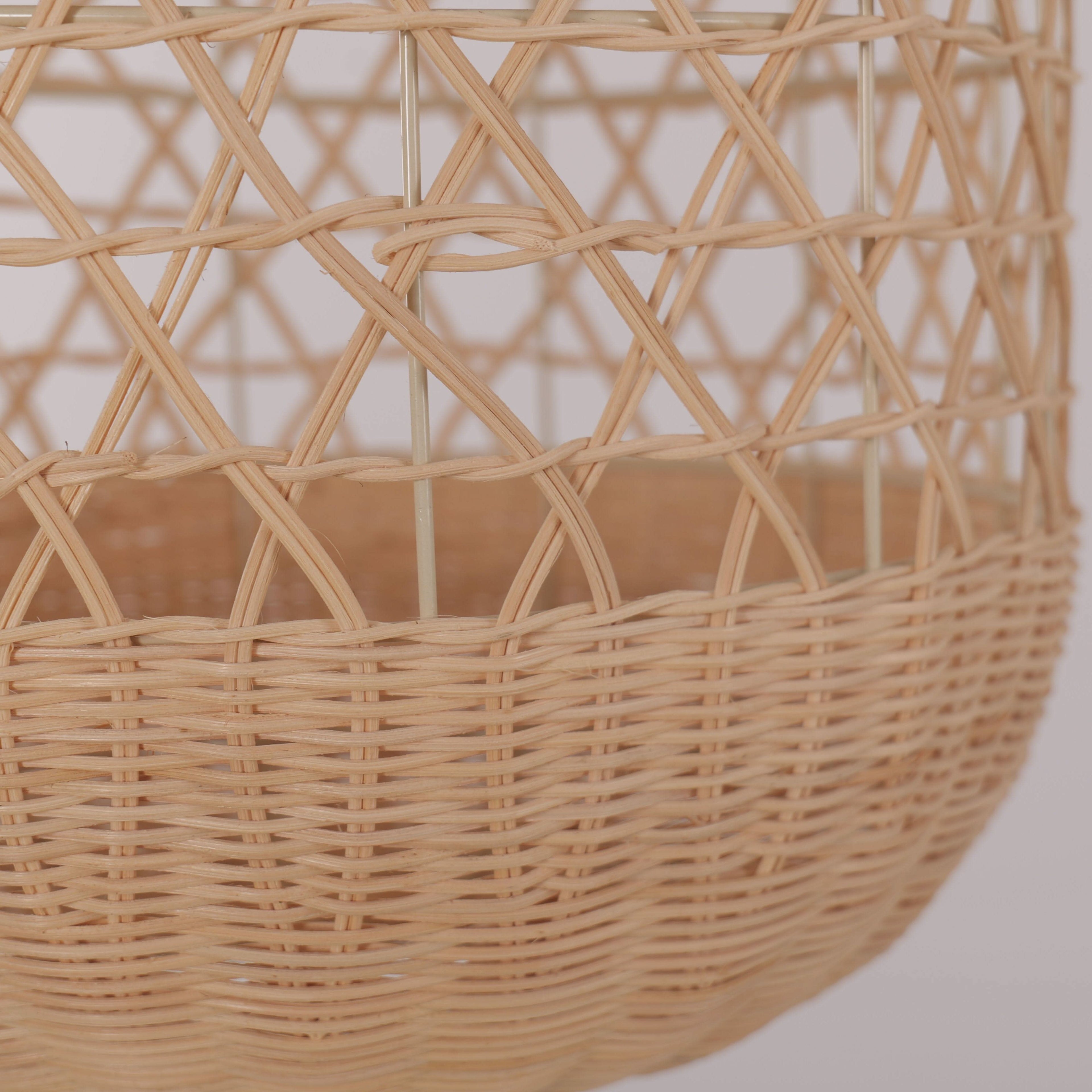 Lightsin Japanese Capsule-Shaped Rattan Pendant Light