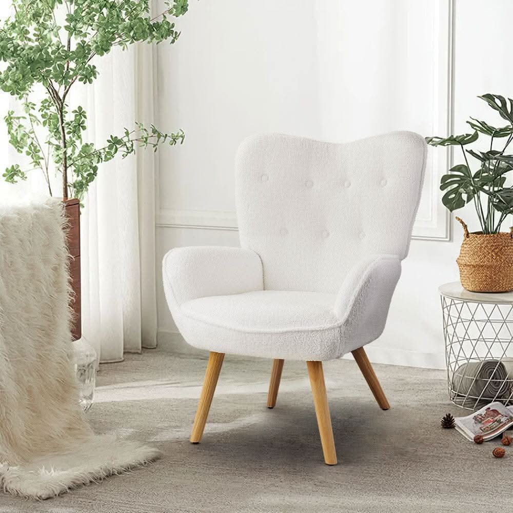 Button-Tufted Teddy Fleece Accent Chair – Scandi-Inspired Design