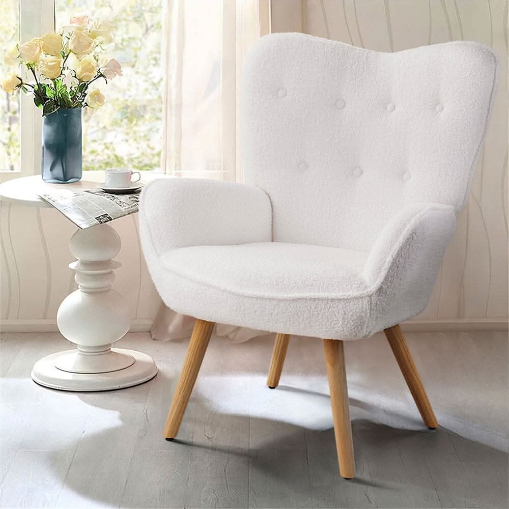 Button-Tufted Teddy Fleece Accent Chair – Scandi-Inspired Design